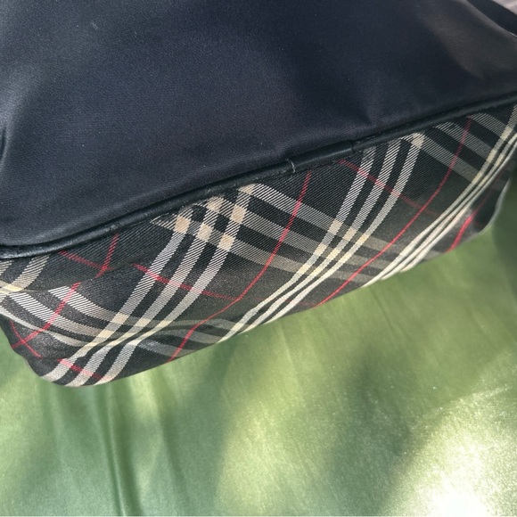 Burberry Black Label Nova Pattern Crossbody - Picture 5 of 12